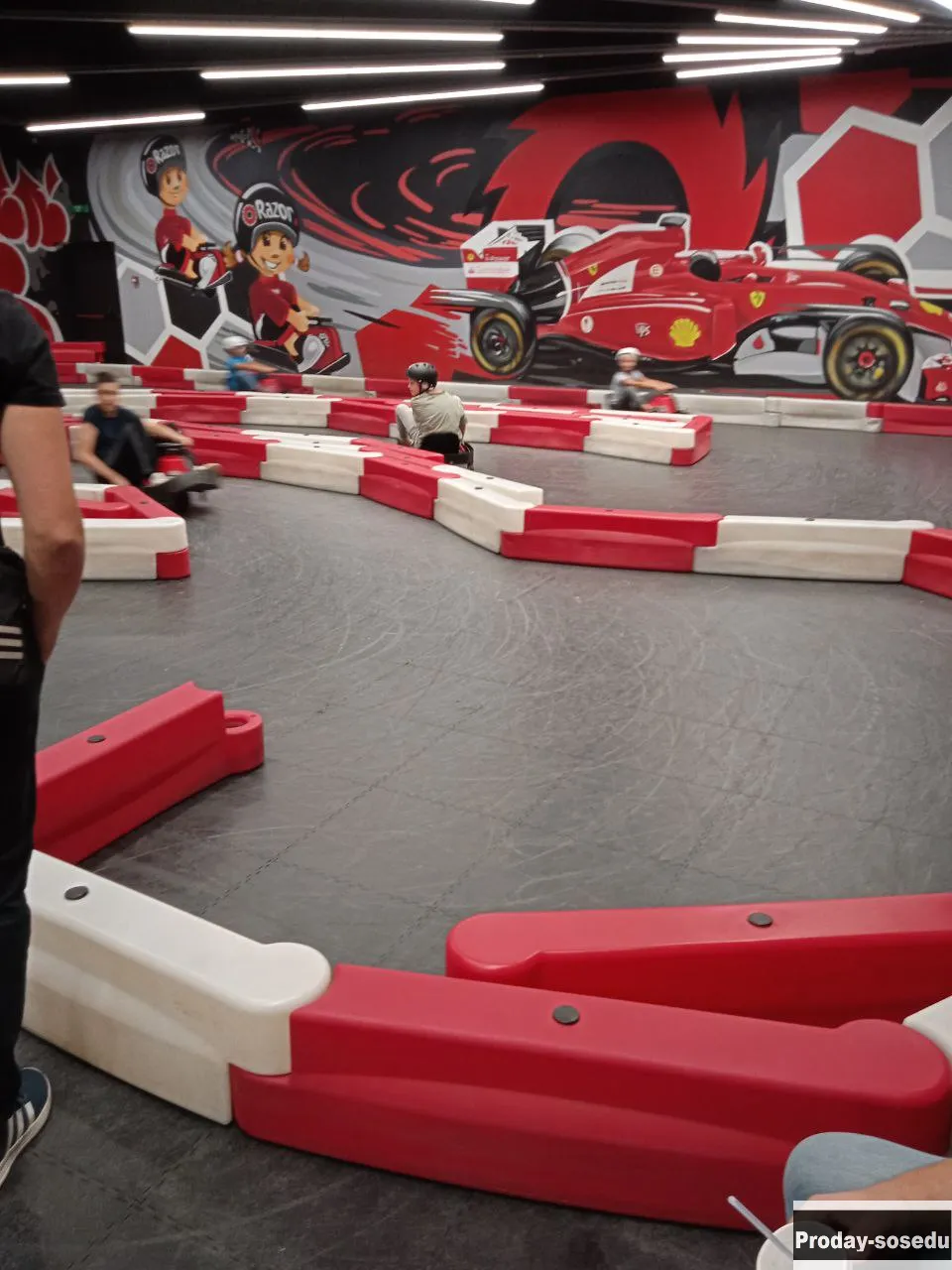 Сборное напольное покрытие из плитки для пола цеха