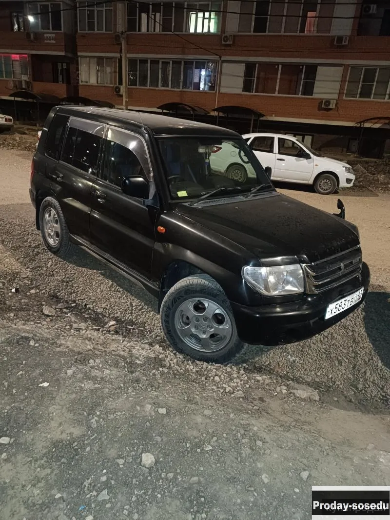 Mitsubishi Pajero ио, 2000