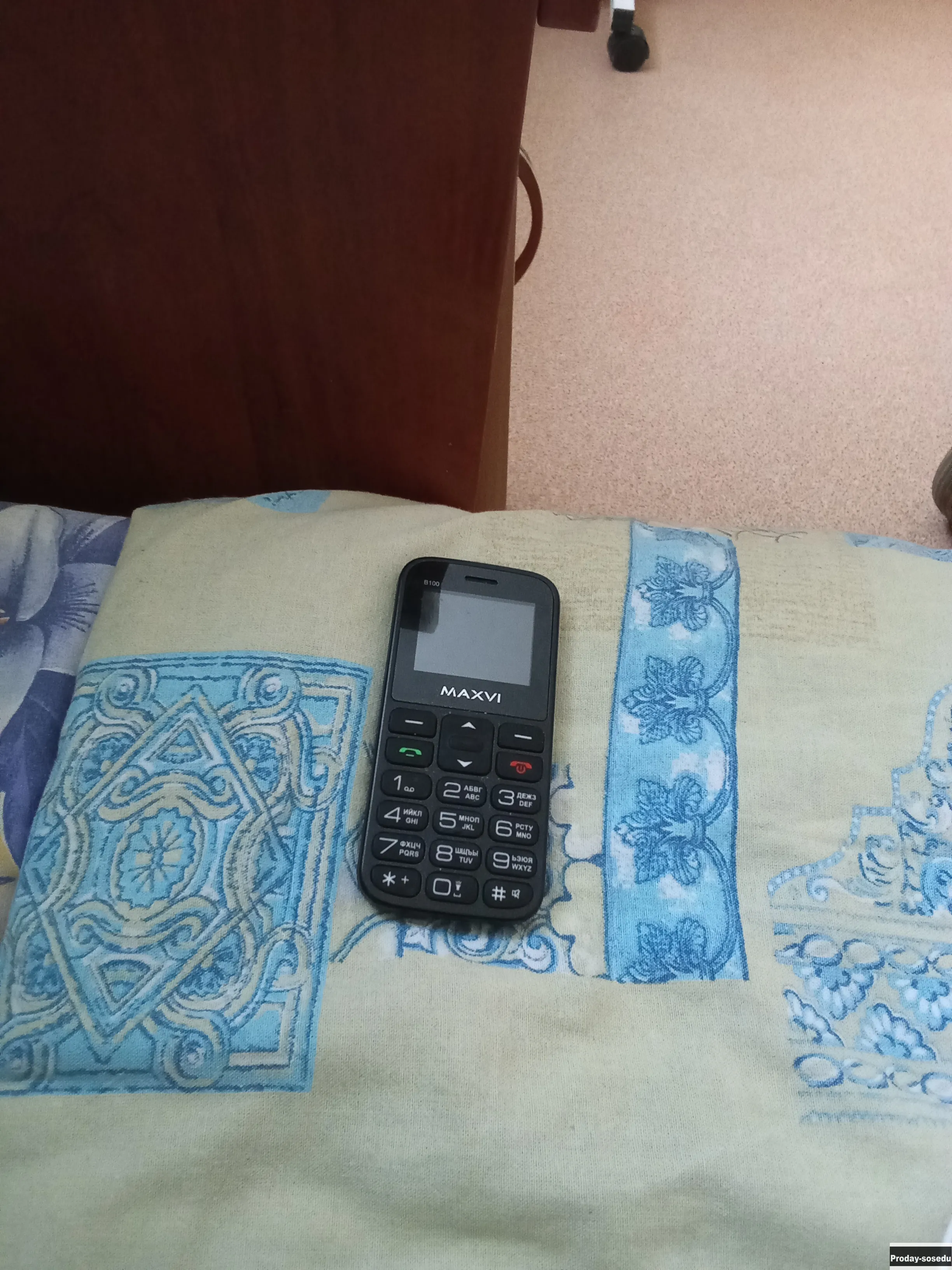 Продам телефон
