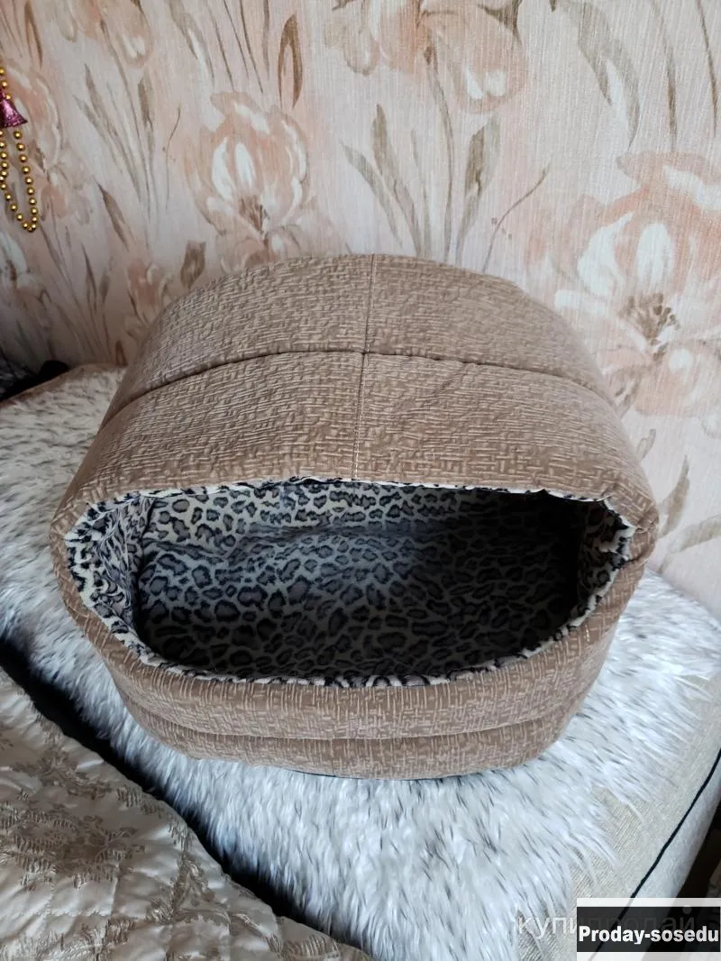 Домик для кошек и собак