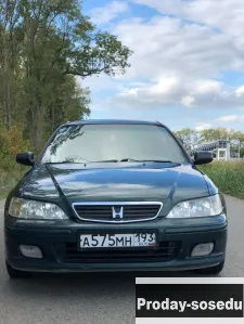 Продам Хонда Аккорд на хорошем боевом ходу .