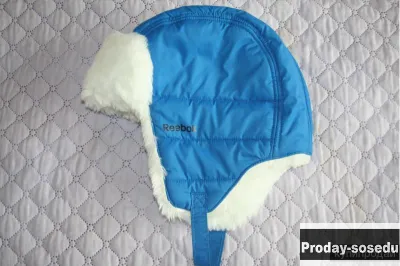 Шапка Reebok зимняя 54 р.(7-9 лет), Одежда