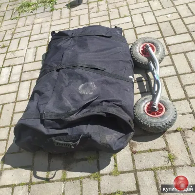 Продам килевую лодку кайман300. Есть заплатки. Брал уже с ними. Давление держит