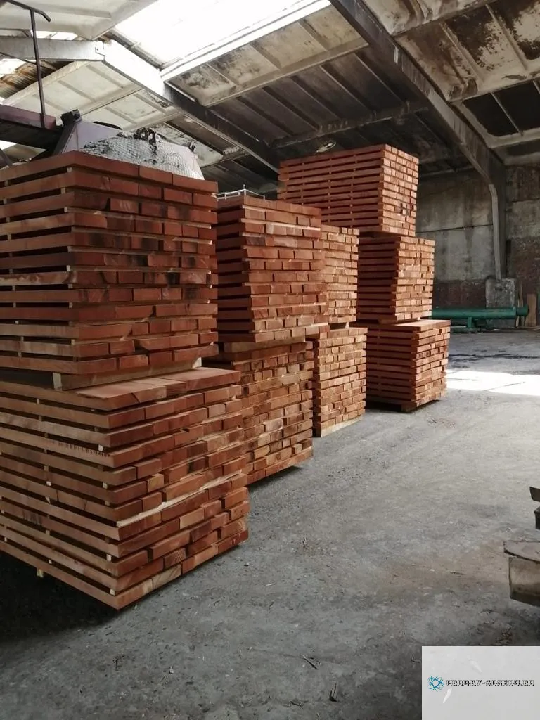 Пиломатериалы из дуба, бука, ясеня.